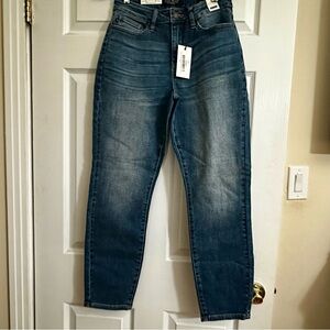 Judy Blue Medium Wash Boyfriend Jeans